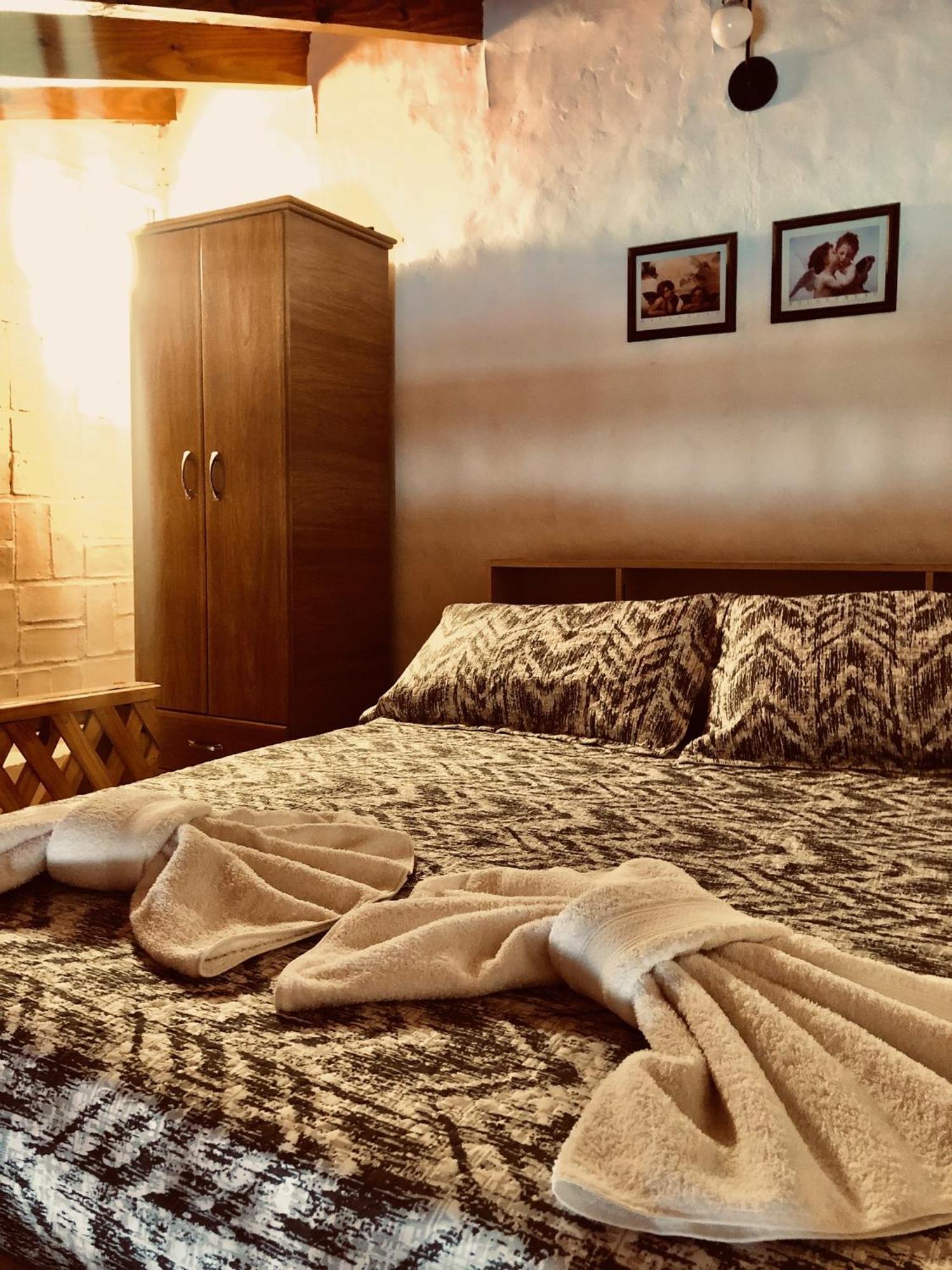 לאס גרוטאס Hosteria Isabel Departamentos Y Habitaciones Con Bano Privado חדר תמונה